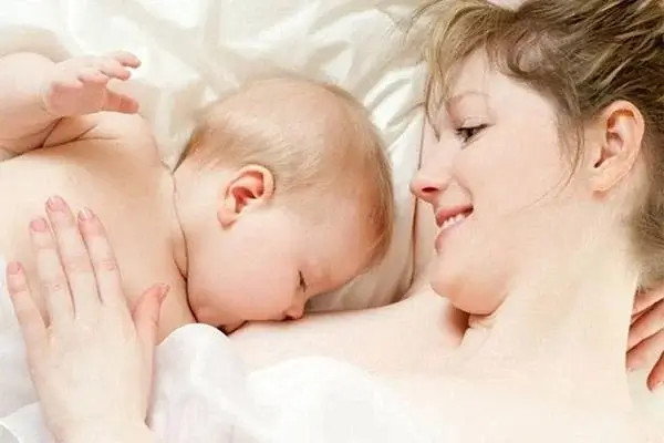 Vệ sinh vùng kín sau sinh thường là điều mẹ cần đặc biệt lưu ý